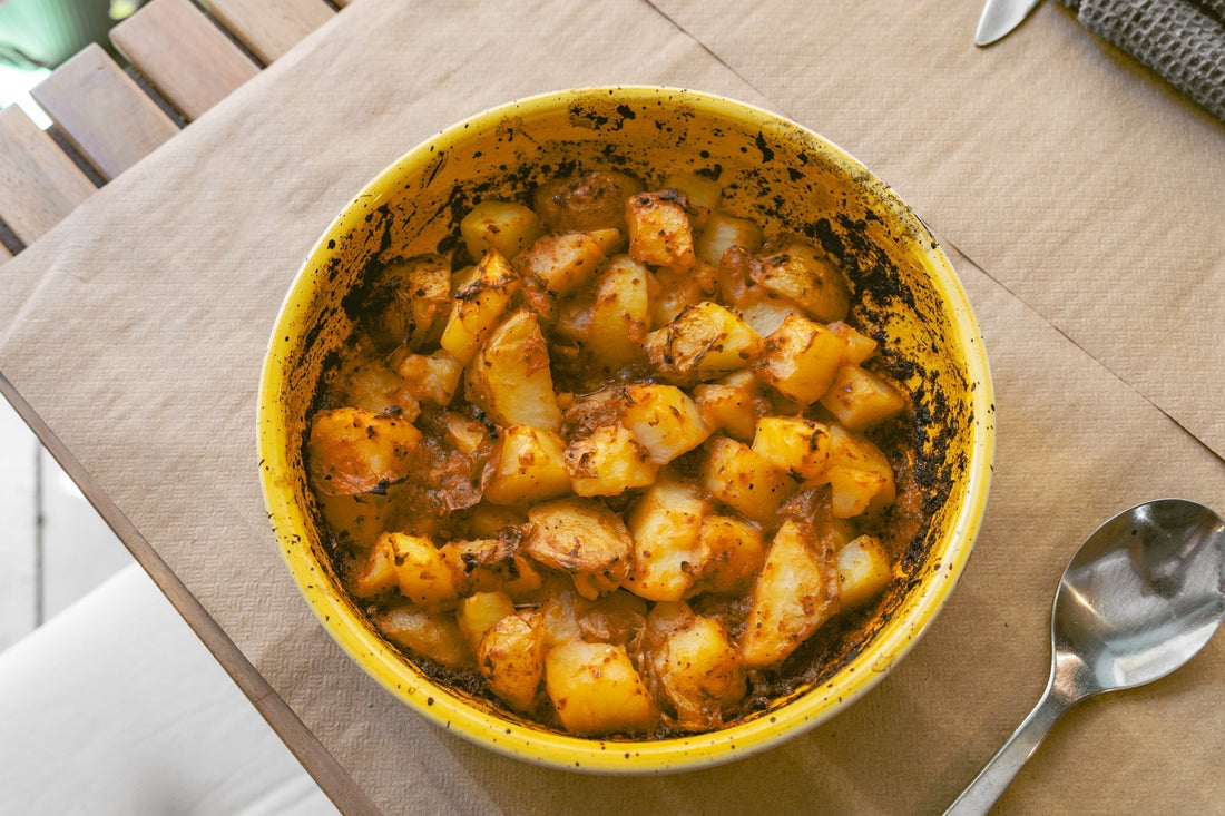 Receta: Patatas con salsa en el plato rallador