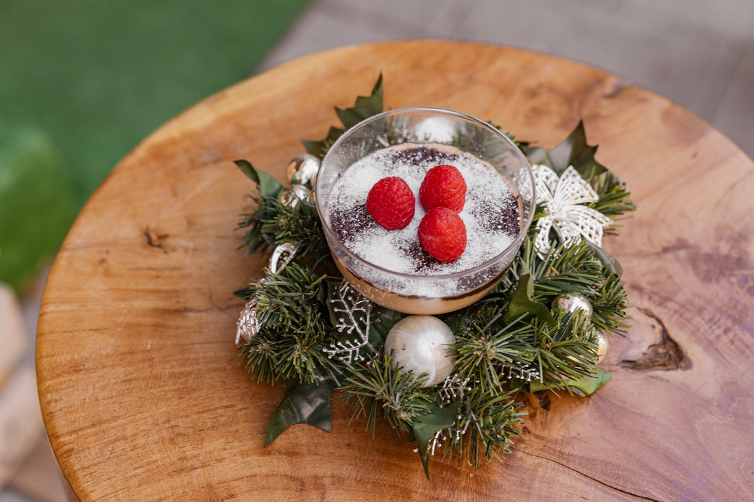 Copa de postre navideño de crema de avellanas