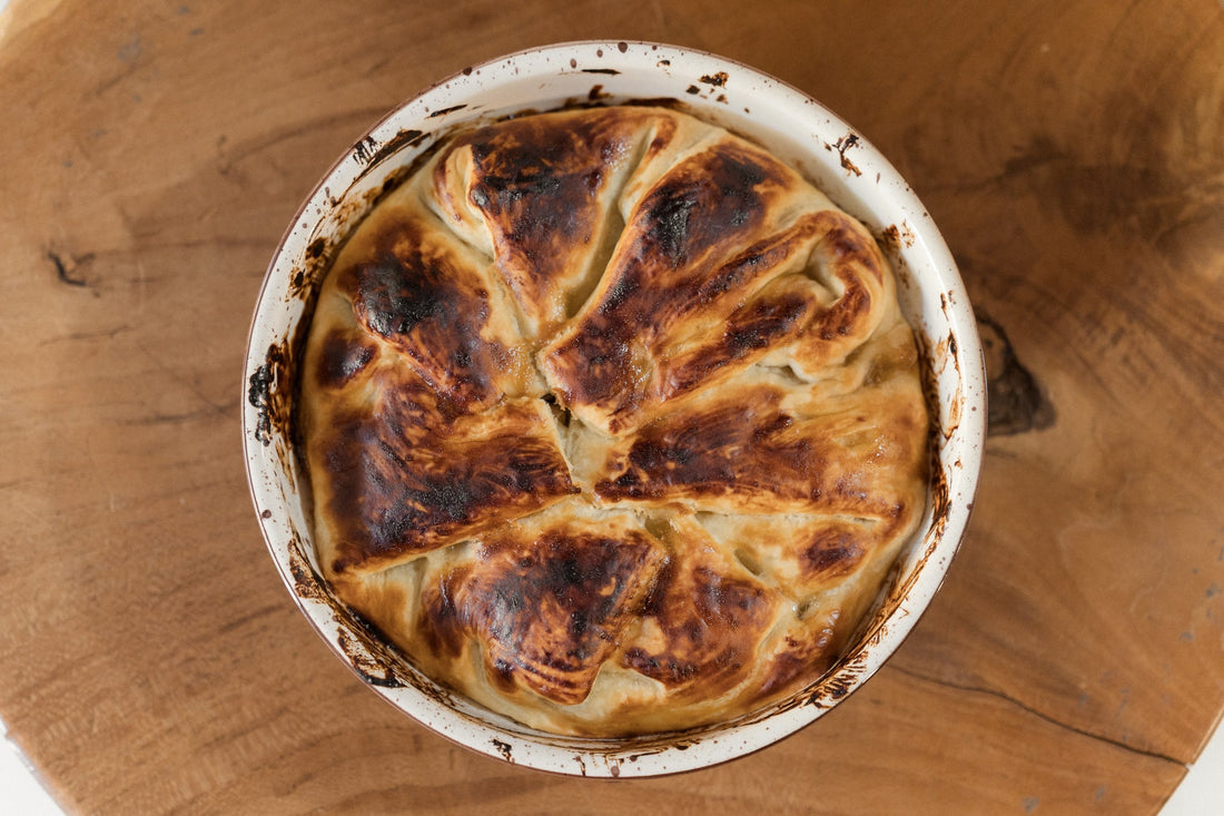 Hojaldre relleno de pera y mermelada al horno
