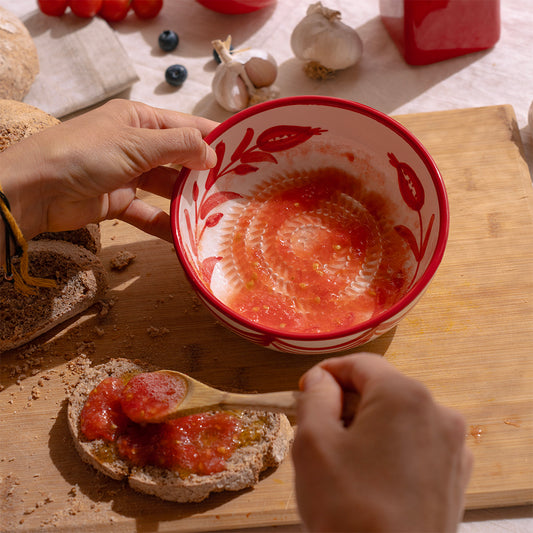 ¡Desayuno Andaluz en dos Minutos: Pan con Tomate y Ajo