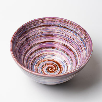 Foto de una ensaladera lavanda de color violeta desde arriba